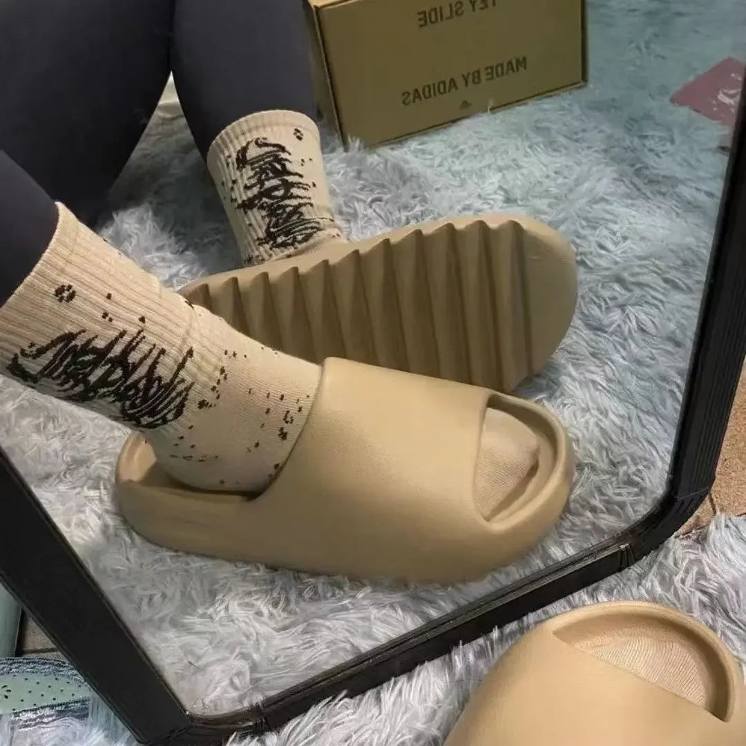 Everyday universal slides for men and woman